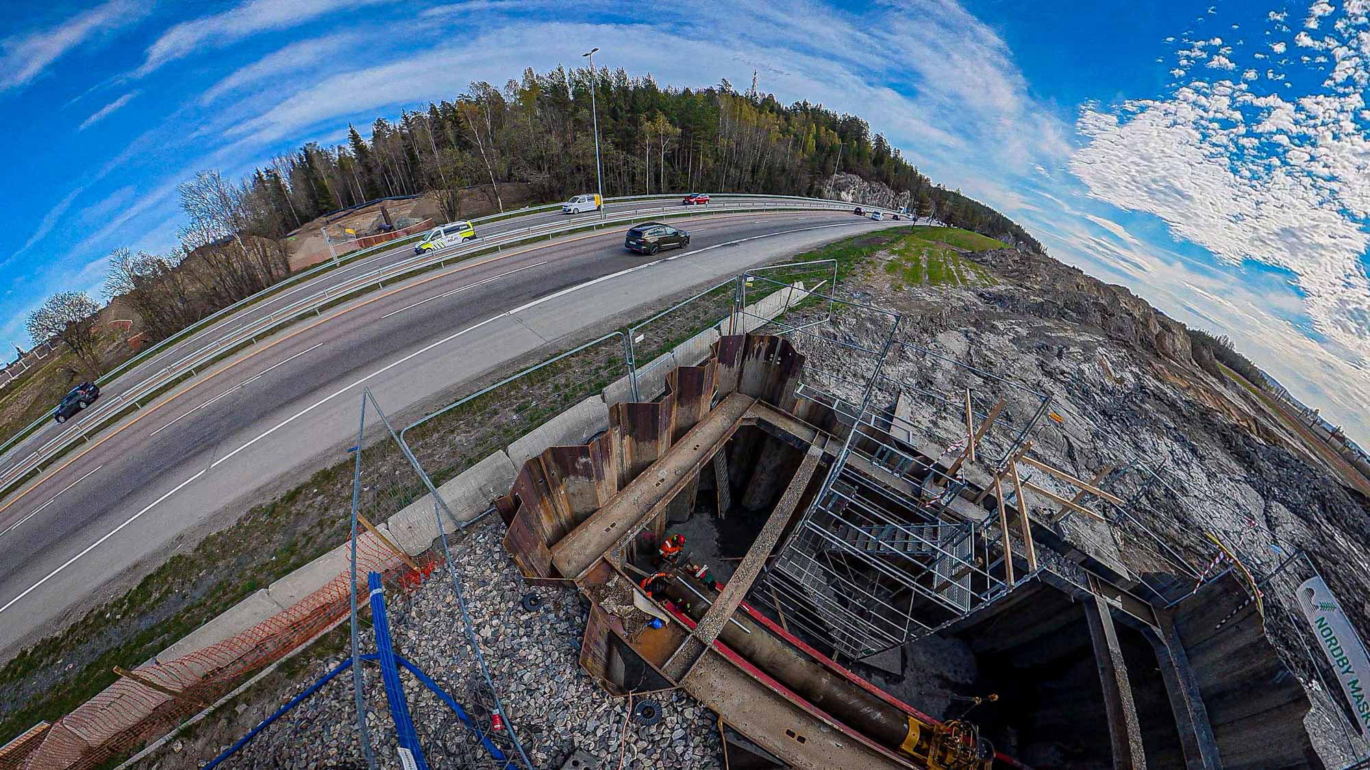 710 mm stålrør presses under E6